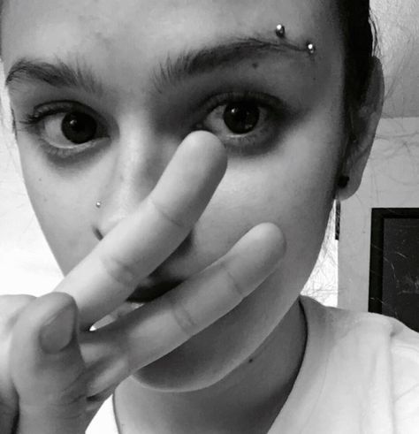 Horizontal Brow Piercing, Eyebrow Piercing Horizontal, Horizontal Eyebrow Piercing, Brow Piercing, Eyebrow Piercings, Piercing Eyebrow, Surface Piercing, Cool Piercings, Piercing Aftercare