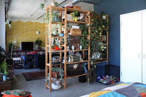 Ikea Ivar Shelves, Ivar Regal, Fake Walls, Divider Ideas, Modern Murphy Beds, Pretty Storage, Ikea Ivar, Living Room Setup, Deco Studio