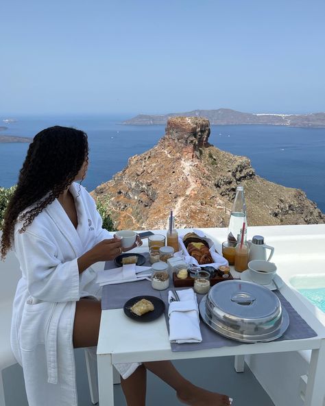 breakfast Greece summer morning travel Santorini dreamy summer Love In Greece Aesthetic, Greece Couple Aesthetic, Greece Honeymoon Aesthetic, Greece Santorini Aesthetic, Besties Traveling, Couple Vacation Aesthetic, Greece Vacation Aesthetic, Vacation Routine, Greece Travel Aesthetic