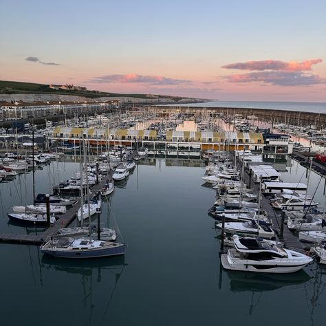 Brighton Marina Sunsets 💕🛥️ #visitbrighton #brighton #brightonuk #brightonbeach #brightonmarina #marina #visitengland #visitbritain #lovegreatbritain #boats #travel #travelphotography #june #uktravel Brighton Marina, Brighton Uk, Brighton Beach, Visiting England, Uk Travel, Great Britain, Brighton, Boats, Travel Photography