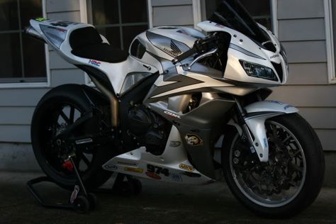 Cbr600rr Custom, Honda Custom, Best Motorbike, Cbr 600rr, Cbr 600 Rr, Motorbike Design, Honda Bikes, Honda Cbr600rr, Honda Cbr 600