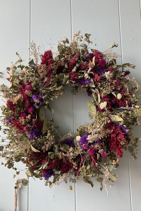 Dried Floral Wreaths, Dried Wreath, Diy Spring Wreath, Dried Flower Wreaths, Everlasting Flowers, Flower Arrangements Diy, Flower Display, Dried Flower Bouquet, Autumn Wreaths