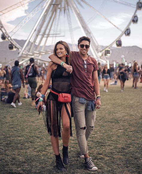 Coachella Couple Outfits, Rave Couple, Coachella 2020, Mens Festival Fashion, Tomorrowland Festival, Helen Owen, Coachella Vibes, Rave Babe, Festival Photography