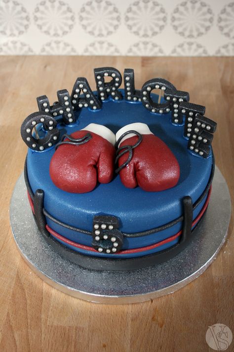 Mma Cake Ideas, Kickboxing Cake, Boxing Cake Ideas, Boxing Theme Cake, Boxing Cake, Boxing Party, Gym Cake, Half Birthday Cakes, Sports Themed Cakes