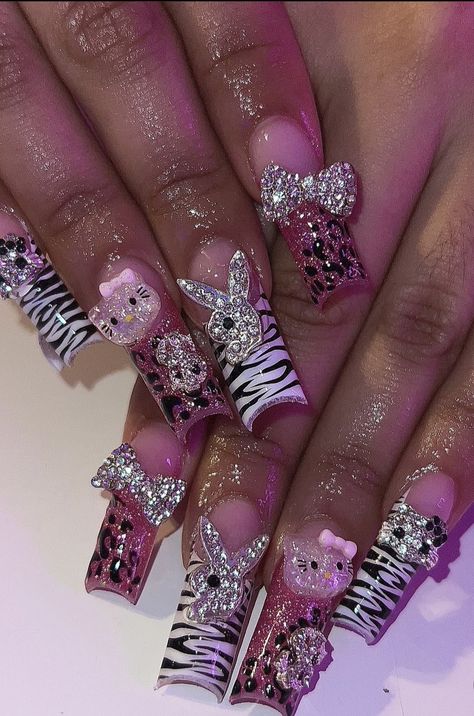 2000s Nail Art Designs, 2000 Nails Acrylic, Nails Acrylic 2000s, Mc Bling Nails, Simple Y2k Nails, Early 2000s Nails, 2000s Nail Art, Pink Y2k Nails, Trashy Nails