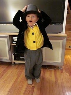 For S for halloween. . . Sir Topham Hat:)!!!  (goes w/ I's Thomas costume. . .)this is for a Thomas fan great nephew of mine!;) Thomas Costume, Halloween Train, Mommy Diy, Thomas The Train Party, Monkey Costumes, Book Costumes, Thomas Birthday, Secret Photo, Diy Halloween Costumes For Kids