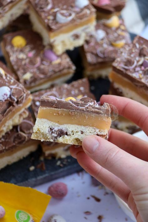 Mini Egg Millionaires Shortbread! - Jane's Patisserie Easter Shortbread, Mini Egg Recipes, Millionaire Shortbread Recipe, Millionaires Shortbread, Janes Patisserie, Caramel Shortbread, Caramel Filling, Easter Dishes, Millionaire Shortbread