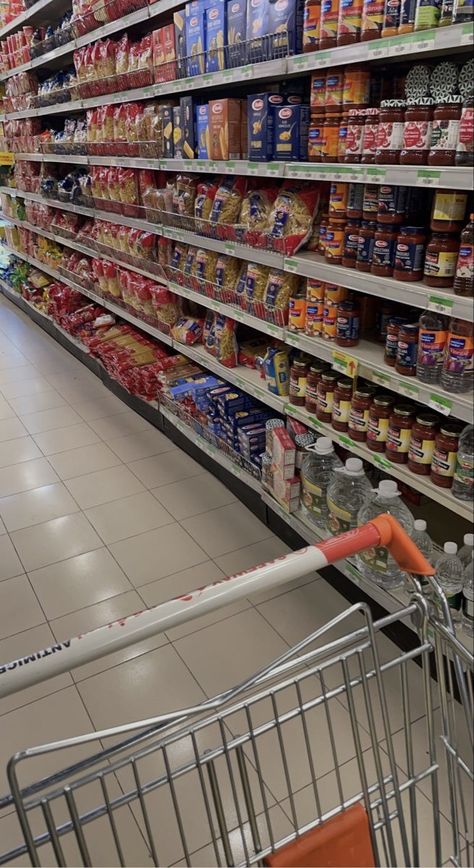 Full Shopping Cart Grocery Store, Grocery Store Pics, Bouquet Snapchat, Grocery Shopping Aesthetic, Flower Bouquet Snapchat Story, Snack Lays, Injection Hand Pic, Grocery Aisle, Best Helicopter