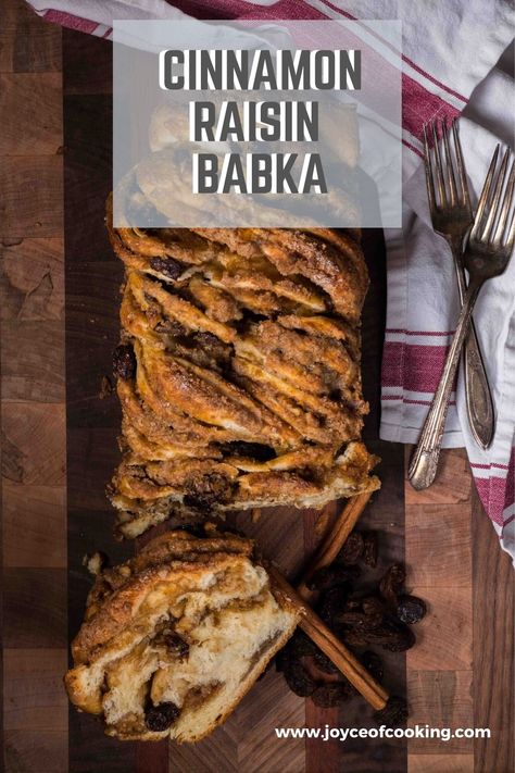 Delicious and easy to make cinnamon raisin babka bread! Perfect for breakfast or a snack throughout the day! #babka #cinnamonraisinbabka #cinnamonbabka #babkabread @raisinsca Cinnamon Raisin Babka, Babka Filling Ideas, Babka Rolls, Babka Recipes, Cinnamon Babka, Babka Bread, Easy Breakfast Smoothies, Raisin Recipes, Polish Desserts