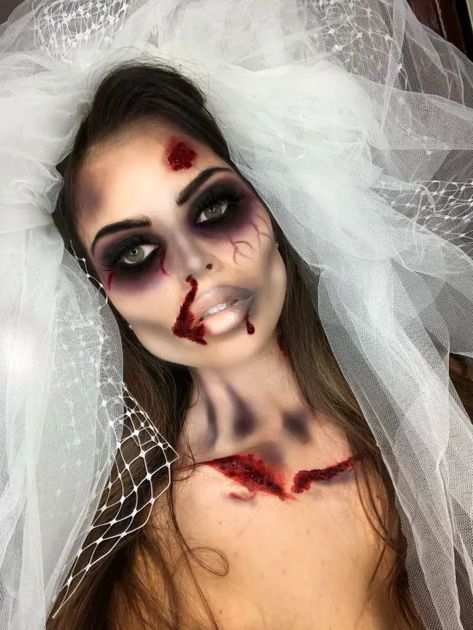 25 Halloween Costumes So Good Your Instagram Feed Will Be Lit - Society19 Bride Makeup Blonde, Zombie Bride Makeup, Halloween Zombie Makeup, Zombie Bride Costume, Halloween Bride Costumes, Makeup Zombie, Halloweenský Makeup, Halloween Make-up Looks, Dead Bride