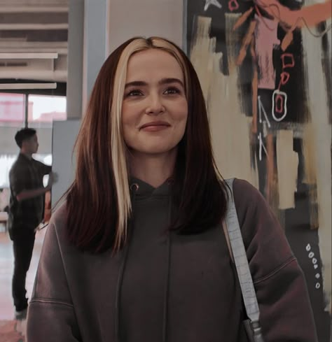 ♡‧₊˚ danni sanders | zoey deutch not okay (2022) #notokay Zoey Deutch Not Okay Movie, Zoey Deutch Icons, Not Okay Movie, Zoe Deutch, Zoey Deutch, Cool Face, Not Okay, Girl Meets World, Movie Scenes