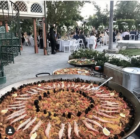 Paella Wedding Catering, Tapas Style Wedding, Small Spanish Wedding, Spanish Wedding Reception, Paella Wedding Reception, Spain Wedding Theme, Mediterranean Wedding Food, Spanish Wedding Food, Paella Party Decorations