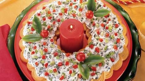 Spinach Dip Wreath, Grammas Recipes, Crescent Wreath, Wreath Recipe, Pizza Sugar Cookie, Dried Dill, Xmas Recipes, Crescent Recipes, Vegetable Dip