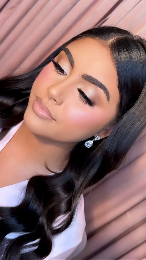 Soft Glam For Bridesmaid, Makeup Looks For Quince Guest, Makeup Ideas For A Wedding Guest, Photoshoot Hair And Makeup Ideas, Makeup Ideas With A Black Dress, Quinceanera Guest Makeup, Light Makeup For Quince, Makeup For Senior Portraits, Hair And Makeup For Maternity Shoot