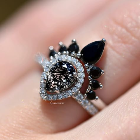 Dark Stone Engagement Rings, Black Diamond Engagement Ring Set, Onyx Wedding Ring, Dream Rings, Black Diamond Engagement Ring, Cute Engagement Rings, Future Engagement Rings, Black Wedding Rings, Black Diamond Engagement