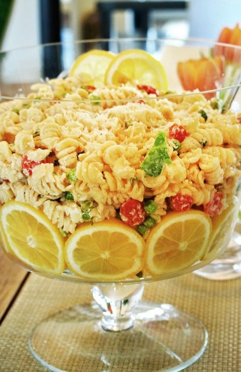 Lemon Pasta Salad This looks SO pretty! Cold Lemon Pasta, Posh Sandwiches, Lemon Pasta Salad, Lemon Pasta Salads, Salad Pasta, Cole Slaw, Lemon Pasta, Fettuccine Alfredo, Think Food