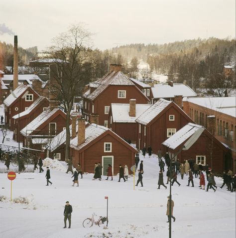 Small Town Winter, Peaceful Settings, Swedish Village, Swedish People, Swedish Aesthetic, Cottage Core Christmas, Swedish Culture, 1950s Aesthetic, Swedish Houses