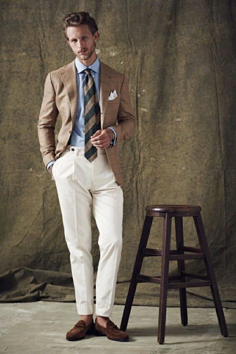 Cream trousers with tobacco Blazer Outfits Men, Der Gentleman, Tan Suit, Cream Trousers, Mens Fashion Edgy, Picture Description, Elegant Man, Mens Fashion Suits, Casual Blazer