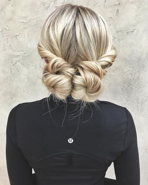 Two+Low+Buns+For+Long+Hair Date Night Hair, Hair Colorful, Peinados Recogidos, Cute Hairstyles For Medium Hair, Work Hairstyles, Bun Hairstyles For Long Hair, Penteado Cabelo Curto, Hair Envy, Twist Hairstyles