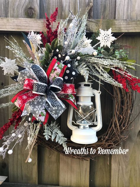 Christmas Wreath With Lantern, Winter Wreath Ideas, Grapevine Wreath Christmas, Garland Wreaths, Store Christmas Decorations, Lantern Wreath, Dollar Store Christmas Decorations, Holiday Wreaths Diy, Snowflake Wreath