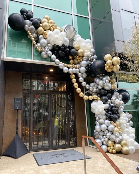 Balloon Garland Grand Opening, Balloon Entrance Decor Entryway, Store Opening Decoration Ideas, Grand Opening Balloon Arch, Opening Balloon Decoration, Grand Opening Balloon Ideas, Grand Opening Ideas Business Decorations, Grand Opening Balloons, Grand Opening Ideas