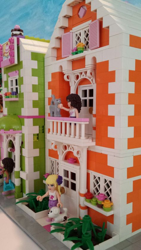 Lego friends Orange townhouse Lego Friends Building Ideas, Sticker Dispenser, Lego House Ideas, Lego Furniture, Lego Girls, Lego Diy, Lego Lovers, Lego Modular, Lego Craft