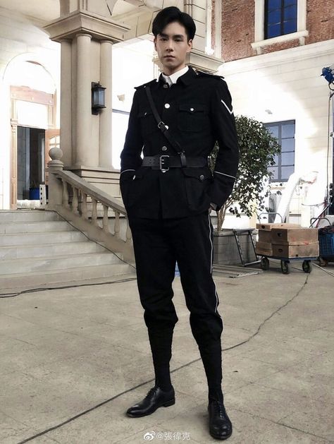 Army Suit, Prince Suit, Military Suit, Military Inspired Fashion, Hu Yitian, Diy Clothes And Shoes, Police Uniforms, Designer Suits For Men, Army Uniform