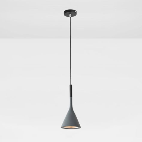 Dit product is een moderne hanglamp met geometrische harskap. Hij is perfect voor gebruik in de slaapkamer en wordt geleverd met een ronde baldakijn. Er is één enkele E26/E27-lamp nodig, die niet wordt meegeleverd, en heeft een maximaal wattage van 39 watt. De spanning is 110V-120V of 220V-240V. Grootte: 5 tot 9 inch, 4 inch en minder Breedte armatuur: 6 inch, 1,5 inch Hoogte armatuur: 14 inch, 12 inch 100 2_Inbegrepen lamp: Nee, Nee Aantal lampen: 1 Kleur: Zwart, Wit, Grijs, Oranje, Crème, Lich Hanging Lamps For Bedroom, Resin Hanging, Bedroom Ceiling, Metal Hanging Lights, Lamp Modern, Wood Shades, Bedroom Ceiling Light, Semi Flush Mount Lighting, Canopy Lights