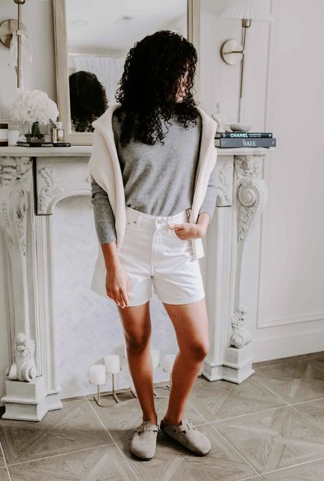 cashmere sweater and shorts outfit Casual Outfits With Shorts, Casual Chic Fall Outfits, Casual Chic Fall, Draped Sweater, Fashion Capsule Wardrobe, Chic Fall Outfits, Casual Day Outfits, Shorts Outfit, Fashion Capsule