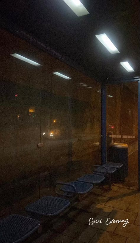 Bus Station Aesthetic, Aesthetic Night Life, Station Aesthetic, Widget Pics, Time Cover, Bus Stops, Rainy Night, Night Scene, Munich Germany