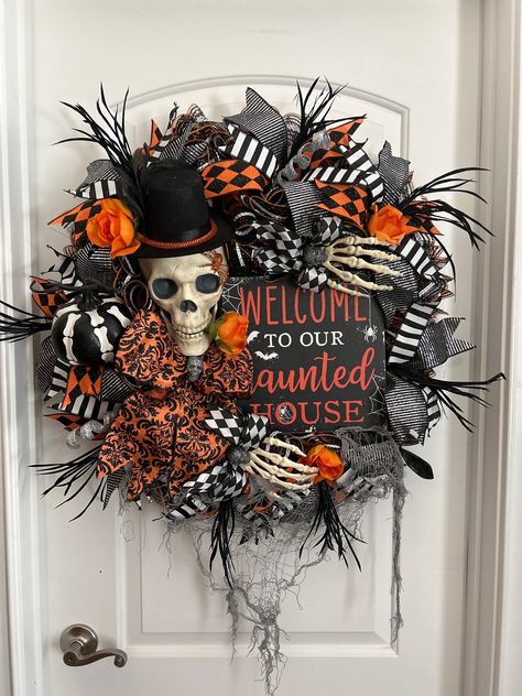 Halloween Wreath Ideas, Witch Decorations, Halloween Swag, Crafts For Halloween, Spider Wreath, Glow Halloween, Mesh Wreaths Diy, Deco Mesh Wreaths Diy, Holiday Wreaths Diy