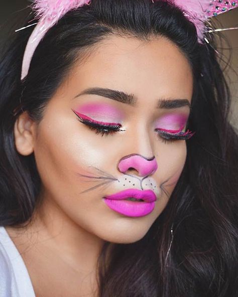 Cute Pink Bunny Makeup Look                                                                                                                                                                                 More Easy Diy Halloween Makeup, Diy Halloween Face, Bunny Halloween Makeup, Easy Halloween Makeup Looks, Halloween Makeup Diy Easy, Bunny Makeup, Makeup Zombie, Cat Halloween Makeup, Easy Halloween Makeup