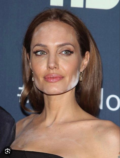 Strong Jawline Women, Jawline Women, Celebrity Makeup Fails, Bad Hair Extensions, Celebrities Makeup, Angelina Jolie Hair, Fail Pictures, Angelina Jolie Makeup, Shady People