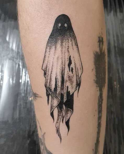 Ghost Tattoo Ideas, Ghost Tattoos, Gotik Tattoo, Shadow Tattoo, Dark Tattoos, Halloween Flash, Goth Tattoo, Ghost Tattoo, Scary Tattoos