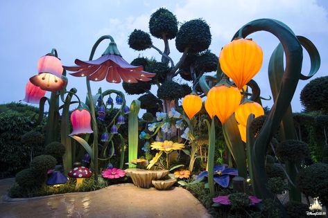 Fairy Set Design, Pixie Hollow Aesthetic, The Matterhorn, Pixie Fairy, Disney Wiki, Pixie Hollow, Hong Kong Disneyland, Meet And Greet, Disney Fairies