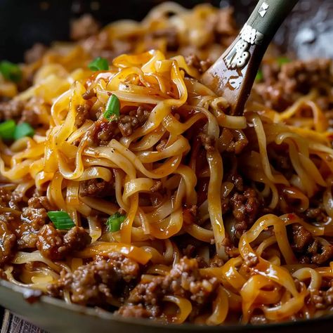 Casseroles Beef, Mongolian Ground Beef Noodles, Ground Beef Noodles, Mongolian Ground Beef, Beef Noodles, Avocado Dip, Mongolian Beef, Hamburger Recipes, Beef And Noodles