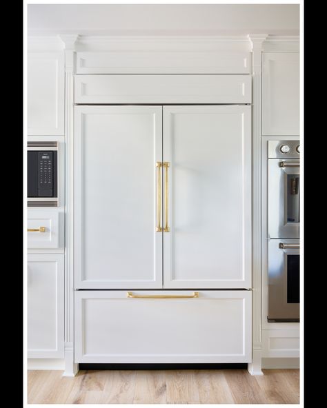 Panel Ready Fridge Built Ins, Big Fridge Kitchen, Fridge Cabinet Surround, Panel Ready Fridge, Huge Fridge, Subzero Fridge, Panel Fridge, Luxury Refrigerator, Kitchen Selections