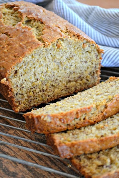 Quinoa Banana bread - it's extra special and healthier with the addition of quinoa. Start your morning with some comfort food with an extra umph! Banana Bread Recipie, 1st Recipes, Quinoa Bread, Cheese Biscuit, Flours Banana Bread, Easy Banana Bread Recipe, Banana Bread Recipe, Red Lobster, Vegan Cake