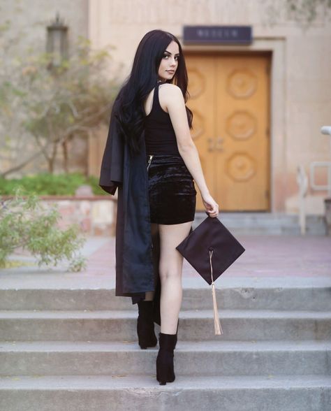 Gothic Senior Pictures Photo Shoot, Gothic Senior Picture Ideas, Gothic Graduation Pictures, Emo Senior Picture Ideas, Grunge Graduation Outfit, Emo Graduation Pictures, Grunge Graduation Pictures, Goth Graduation Pictures, Alt Graduation Pictures