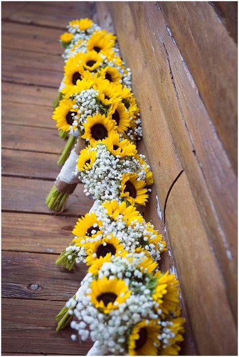 Unique Rustic Wedding, Diy Sunflower, Rustic Wedding Ideas, Sunflower Wedding Bouquet, Sunflower Themed Wedding, Rustic Wedding Bouquet, Rustic Fall Wedding, Sunflower Bouquets, Diy Wedding Bouquet