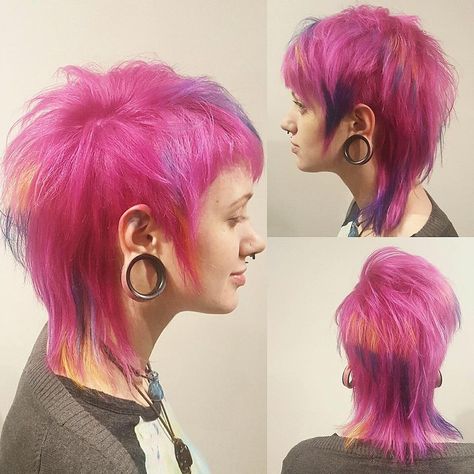 Vivid Color Mullet, Punk Hair Color Ideas Grunge, Punk Mullet For Women, Short Punk Hair Women, Alternative Short Hair, Punk Hair Styles, Short Punk Haircuts, Short Punk Hair, Colourful Hair