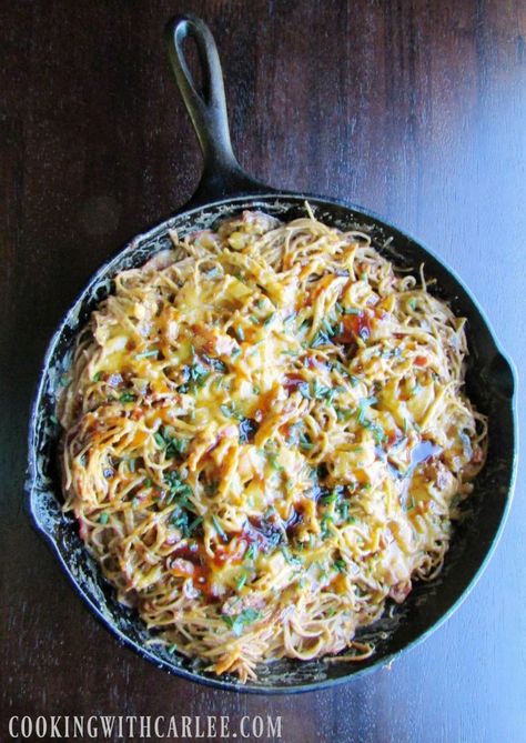 This Creamy Pulled Pork Spaghetti is a great way to rework your leftover pulled pork! It is a hearty one pan dinner that is sure to be a hit with your family! Pulled Pork Spaghetti, Pork Spaghetti, Pulled Pork Pasta, Pulled Pork Leftover Recipes, Pulled Pork Enchiladas, Leftover Pulled Pork, Pork Brisket, Pork Pasta, Southern Plate