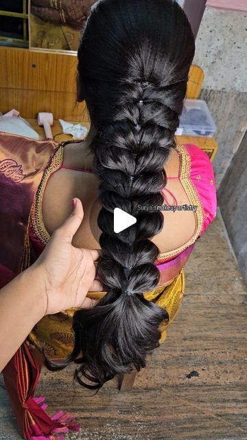 Modern Blouse Designs Back, Hair Do With Saree, Haïr Style For Saree, Traditional Hairstyle For Saree, Hairstyles For Saree Look, Hairstyle With Saree, Hairstyle For Saree, Hair Style On Saree, Modern Entrance Door