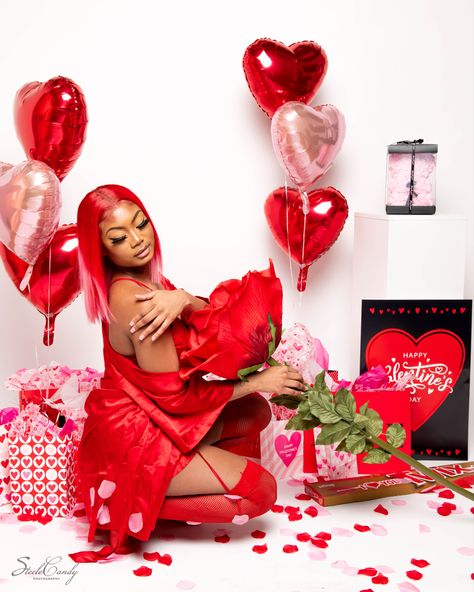 Black girl Valentine’s Day photo shoot balloons 90s Valentines Day Photoshoot, Plus Size Valentines Day Photoshoot, Group Valentines Day Photoshoot, Cupid Photoshoot Women, Solo Valentines Photoshoot, Diy Valentines Day Photoshoot, Valentines Photoshoot Model, Valentines Day Photoshoot Women Black, Valentine Day Photoshoot Black Women