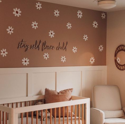 Wild Flower Baby Girl Nursery, Wild Flower Girls Bedroom, Daisy Flower Nursery Theme, Wild Flower Girls Room, Wild Flower Nursery Theme, Closet Baby Room, Nursery Room Closet, Nursery Daisy, Wild Flower Nursery