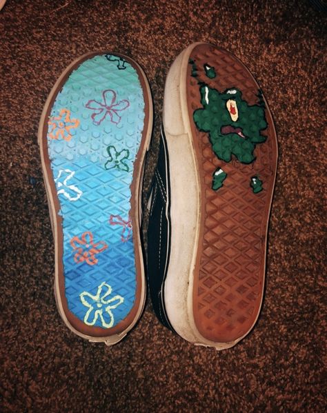 #spongebob #spongebobsquarepants #art #painting #vans #vsco #vscogirl #vansshoes #shoebottom Painting Vans, Vans Slip On Outfit, Vans Wallpaper, Vans Rucksack, Outfits With Vans, Estilo Vans, Vans Painted, Rainbow Vans, Custom Vans Shoes