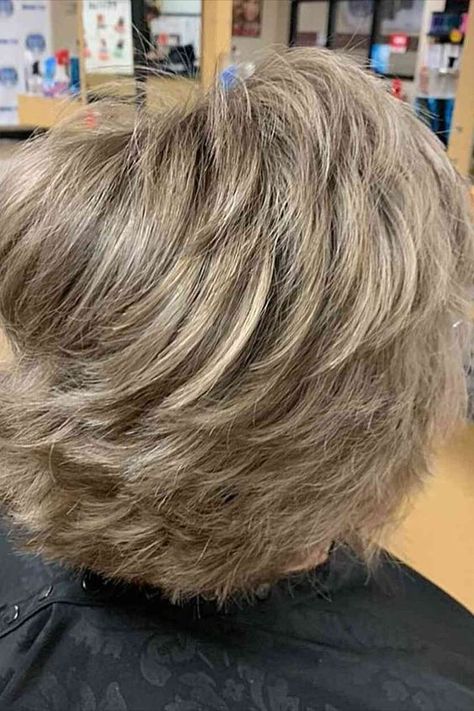 Feathered Haircuts, Feathered Hair Cut, Choppy Bob Hairstyles For Fine Hair, Haircuts Women, Blonde Layered Hair, Choppy Bob Haircuts, Over 60 Hairstyles, Layered Haircuts For Medium Hair, Choppy Bob Hairstyles