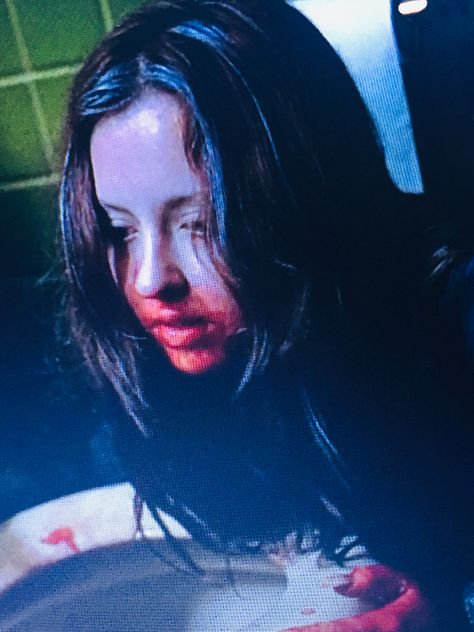 Ginger Snaps Pfp, Ginger Snaps Movie Aesthetic, Gingersnaps Movie, Ginger Snaps Aesthetic, Ginger Snaps Movie, Katharine Isabelle, Werewolf Girl, Carrie White, Ginger Shot