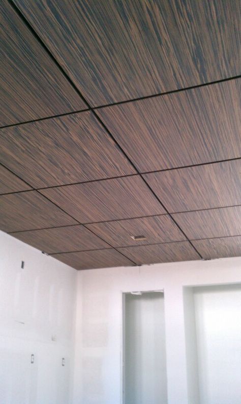 Vineer Groove Design Ceiling, Porto Cochere, Wood Floor And Ceiling, Drop Ceiling Makeover, Wood Ceiling Panels, Plywood Ceiling, Floating Ceiling, Small Restaurant Design, Wooden Ceiling Design