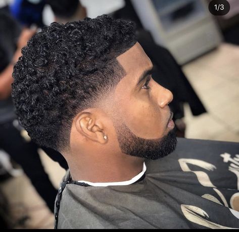 Hair Style Boy, Afro Taper, Low Fade Curly Hair, Afro Hair Fade, Boys Haircuts Curly Hair, Black Man Haircut Fade, Temp Fade Haircut, Taper Fade Short Hair, Waves Hairstyle Men